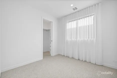 Property photo of 36 Rozas Avenue Wollert VIC 3750