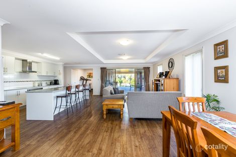 Property photo of 140 Casey Drive Hunterview NSW 2330