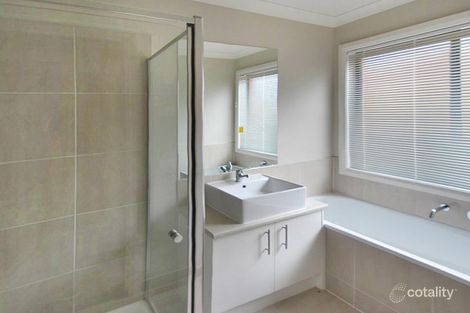 Property photo of 13 Robinson Drive Weir Views VIC 3338