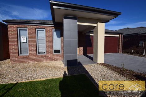 20 Swallowtail Ave, Clyde North, VIC 3978