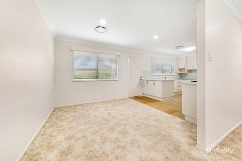 Property photo of 39 Sunshine Drive Point Clare NSW 2250