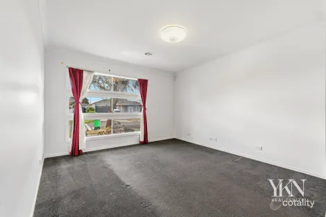 Property photo of 17 Cobram Street Tarneit VIC 3029