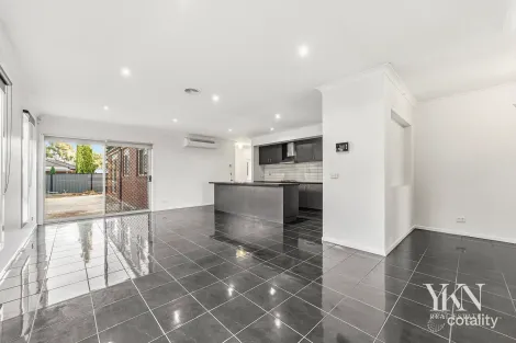 Property photo of 17 Cobram Street Tarneit VIC 3029