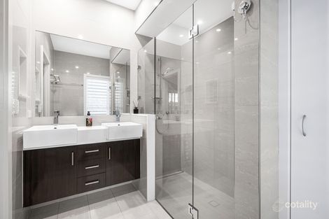 Property photo of 70 Grattan Terrace Manly QLD 4179