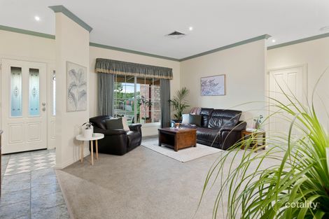 Property photo of 11 Londonderry Way Epsom VIC 3551