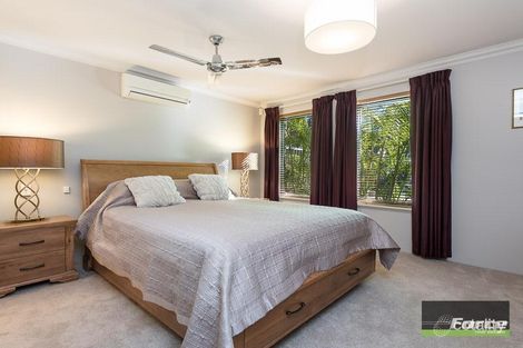 Property photo of 2A Burroughs Road Karrinyup WA 6018