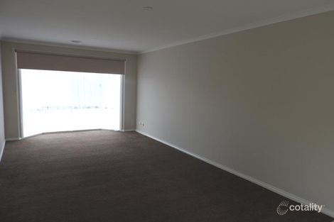 Property photo of 17 Di Berardino Way Hillside VIC 3037