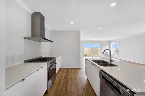 Property photo of 20 Keats Circuit Armstrong Creek VIC 3217