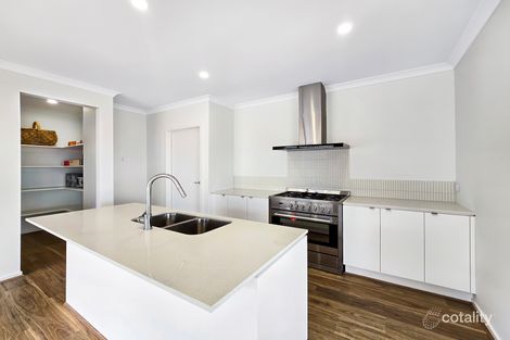 Property photo of 20 Keats Circuit Armstrong Creek VIC 3217