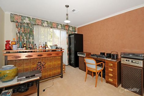 Property photo of 10 Broinowski Place Isaacs ACT 2607