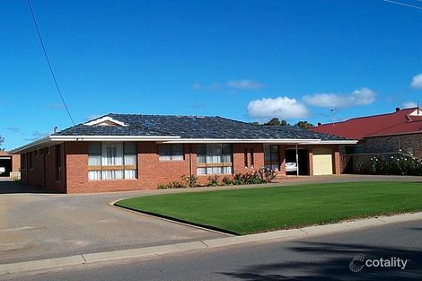 282 Fifth St, Wonthella, WA 6530