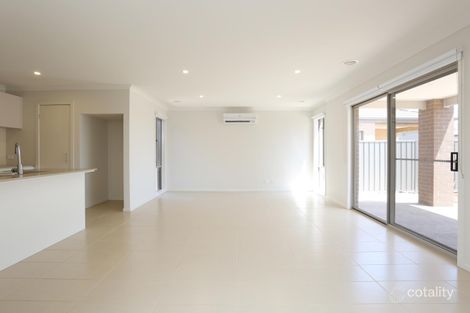 Property photo of 3 Becontree Crescent Strathtulloh VIC 3338