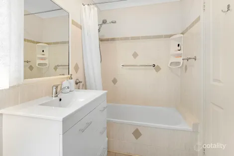 Property photo of 21 Kurrawa Crescent Koonawarra NSW 2530