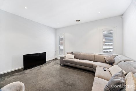 Property photo of 39 Oakview Parade Caroline Springs VIC 3023
