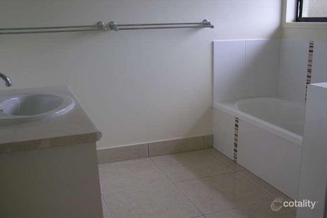 Property photo of 10 Regent Court Thabeban QLD 4670