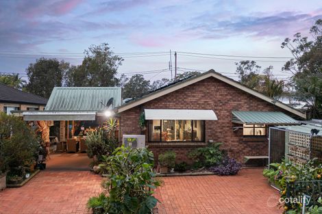 Property photo of 4 Ginganup Road Summerland Point NSW 2259