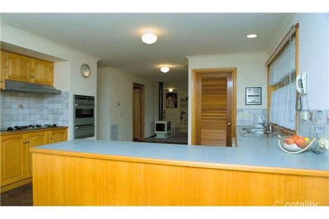 Property photo of 4 Fernhill Drive Dingley Village VIC 3172