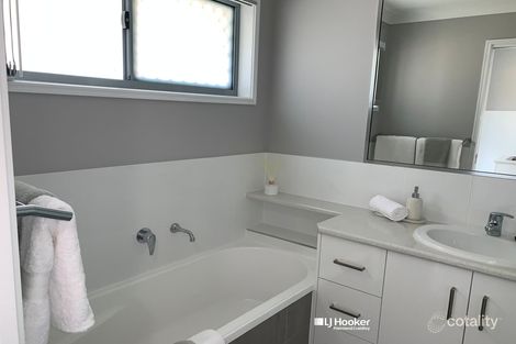 Property photo of 45B Wagtail Drive Regency Downs QLD 4341