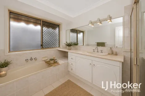 Property photo of 23 Strathairlie Square Macgregor QLD 4109