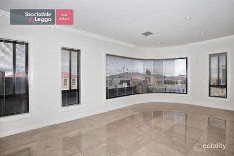 Property photo of 2 Silvan Terrace Greenvale VIC 3059