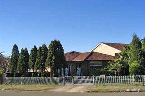 1 Yarra Pl, St Johns Park, NSW 2176