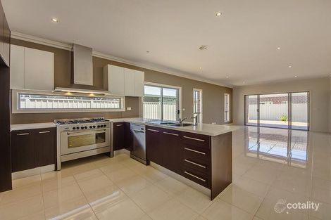 Property photo of 39 Jamieson Link Caroline Springs VIC 3023