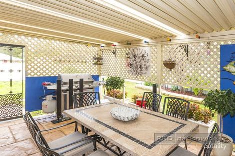 Property photo of 18 Derwent Crescent Lakelands NSW 2282