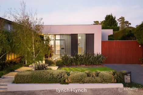 11 Wimbledon Ave, Mount Eliza, VIC 3930