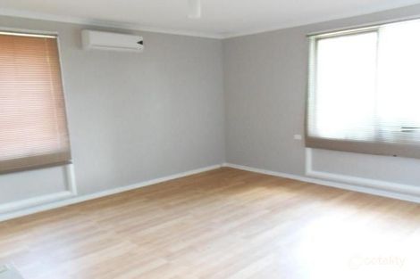 Property photo of 10 Edghill Place Tolland NSW 2650