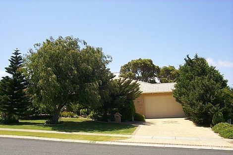 77 Flinders Ave, Hillarys, WA 6025