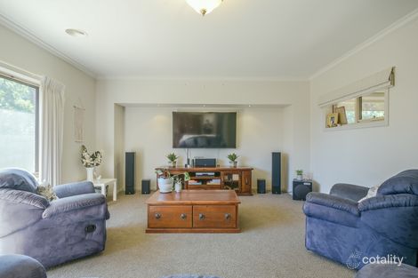 Property photo of 4 Platform Close Mount Clear VIC 3350