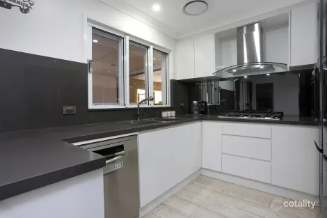 Property photo of 12 Gale Place Oakhurst NSW 2761