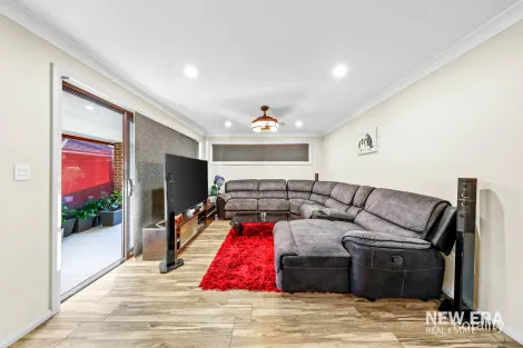 Property photo of 7 Alchemist Way Carnes Hill NSW 2171