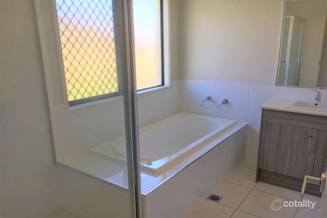 Property photo of 22 Skelbrook Road Park Ridge QLD 4125