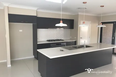 Property photo of 104 Sovereign Drive Deebing Heights QLD 4306