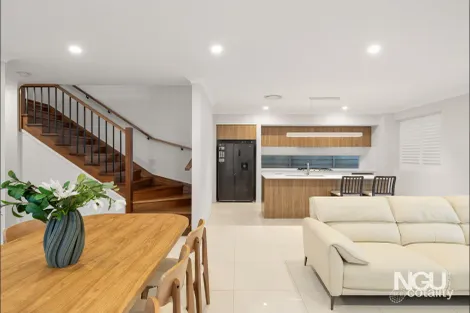Property photo of 5 Hamersley Court Spring Mountain QLD 4300