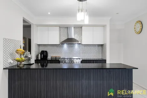 Property photo of 34 Riverside Concourse Cobblebank VIC 3338