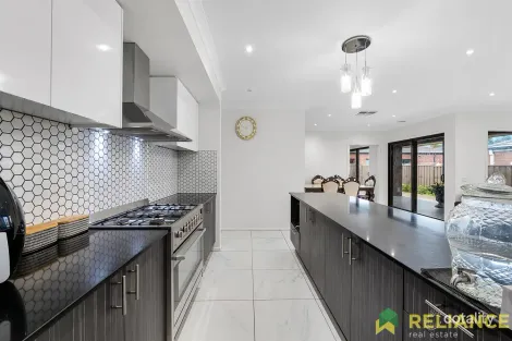 Property photo of 34 Riverside Concourse Cobblebank VIC 3338