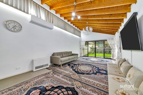 Property photo of 13 Somerville Road Hampton Park VIC 3976