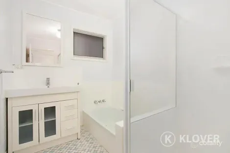 Property photo of 84 Waverley Road Taringa QLD 4068