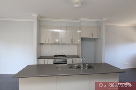 Property photo of 2/35 McKenzie Crescent Hoppers Crossing VIC 3029