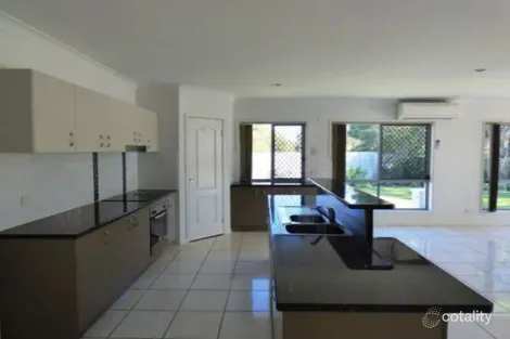 Property photo of 80 Sandheath Place Ningi QLD 4511