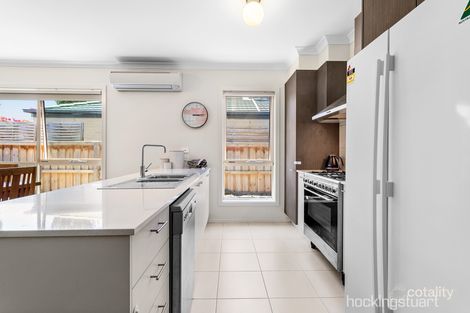 Property photo of 8 Tanika Circuit Croydon VIC 3136