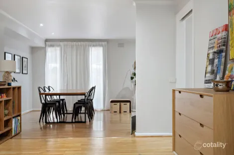 Property photo of 24 Pine Hill Drive Frankston VIC 3199