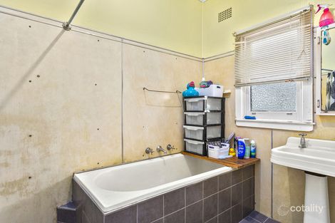 Property photo of 32 Addison Avenue Lake Illawarra NSW 2528