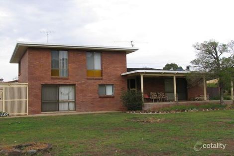 6 Robb St, Oakey, QLD 4401