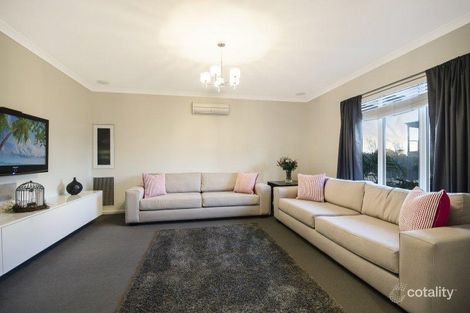 Property photo of 8 Hayes Court Highton VIC 3216
