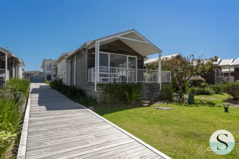 49 Seaside Cct, Caves Beach, NSW 2281