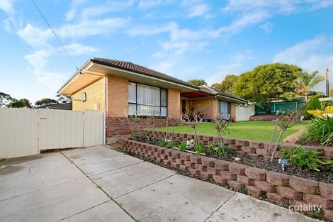 18 Parslow Rd, Para Hills, SA 5096