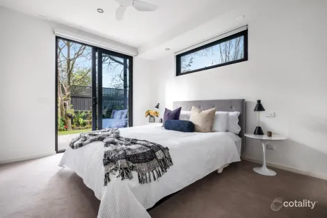 Property photo of 2/233 Burke Road Glen Iris VIC 3146